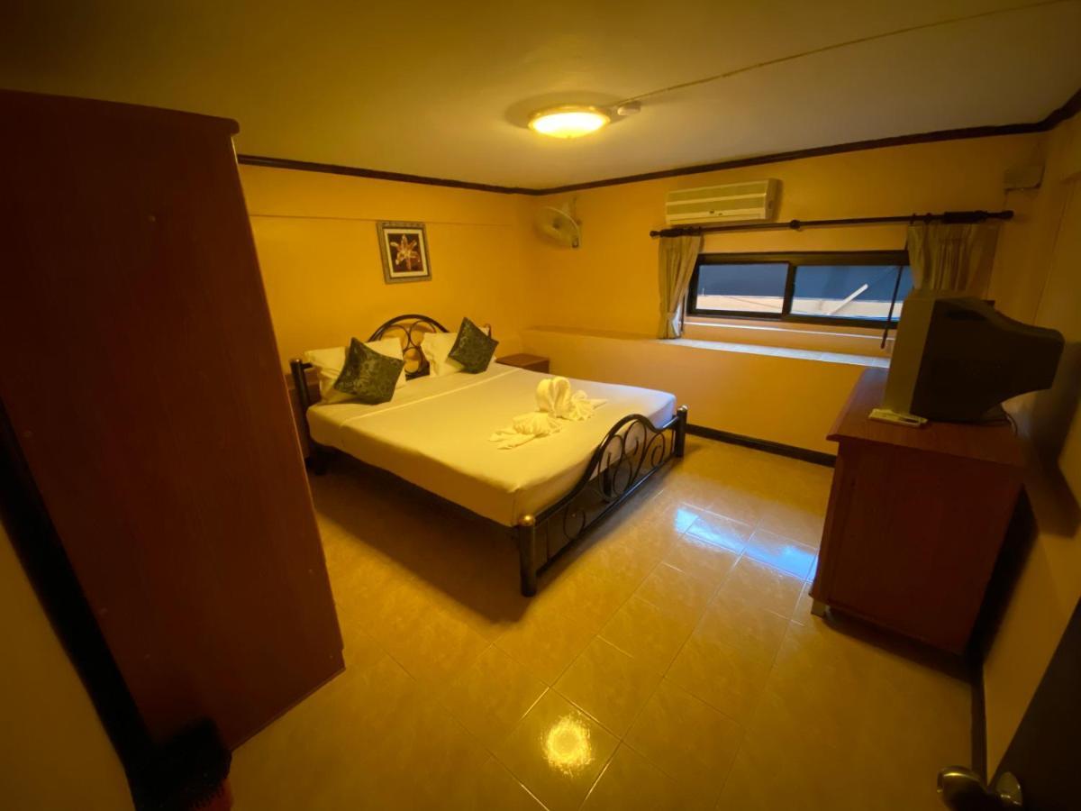 Star Guesthouse Patong Exterior photo