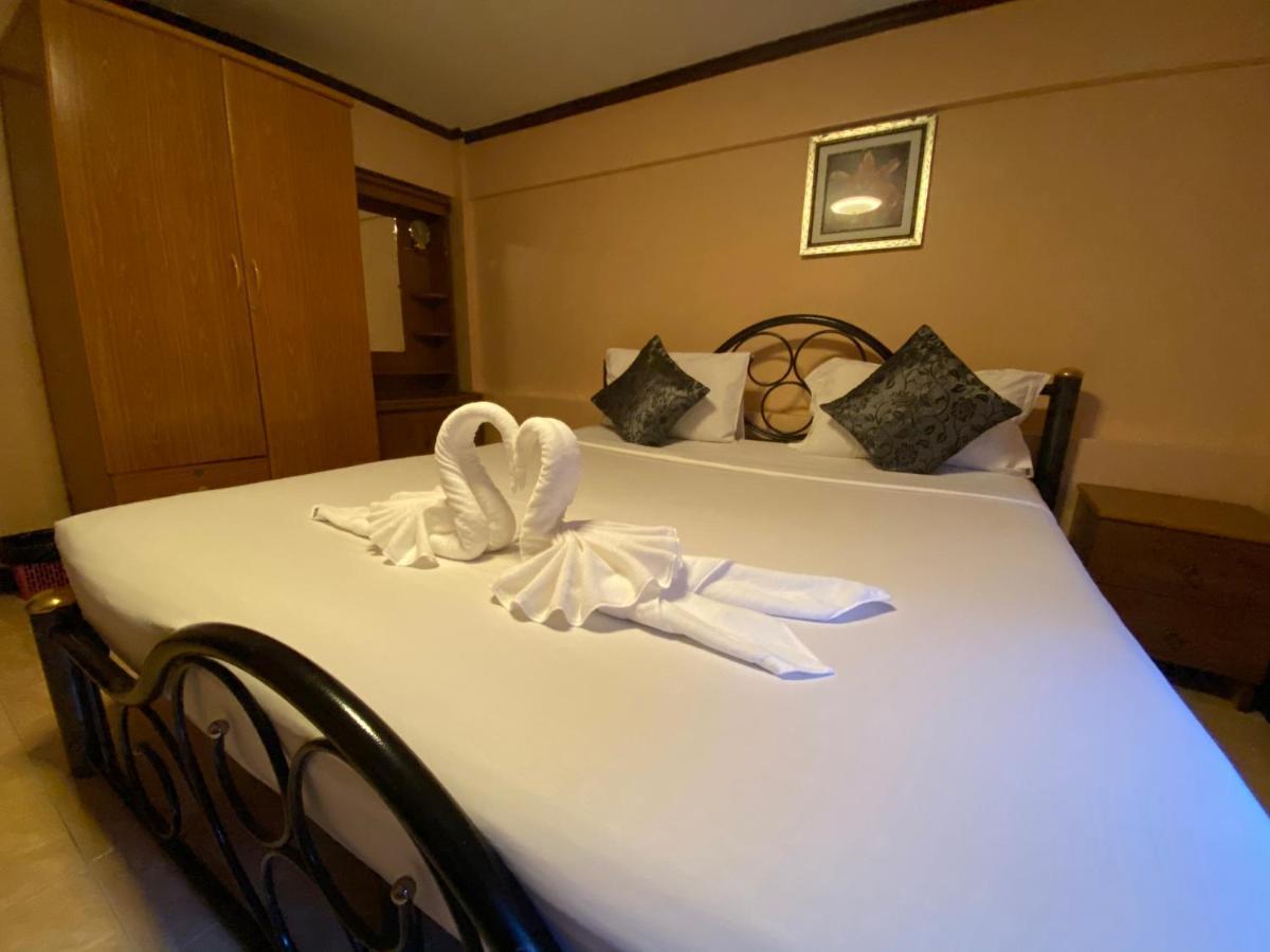 Star Guesthouse Patong Exterior photo