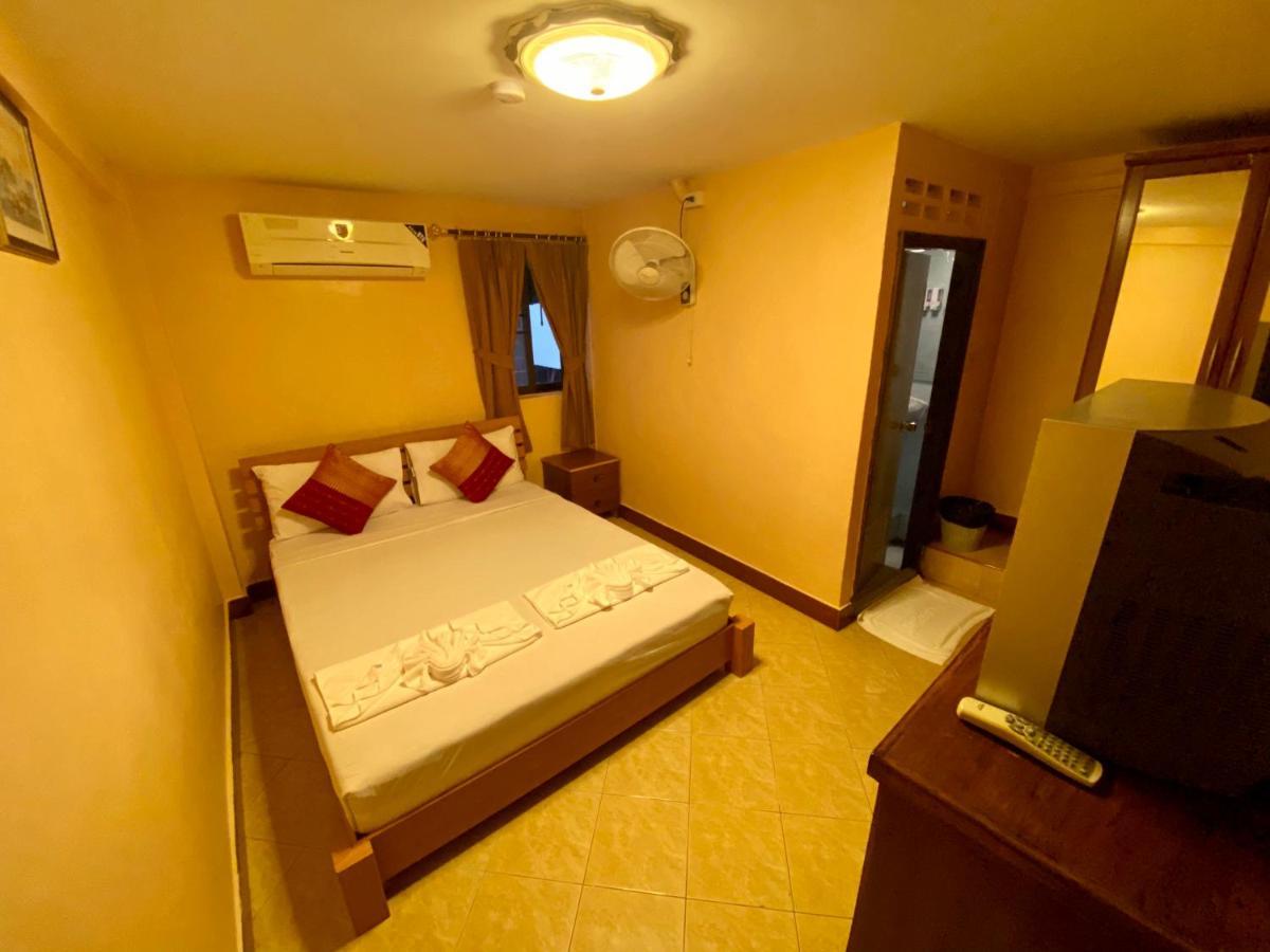 Star Guesthouse Patong Exterior photo