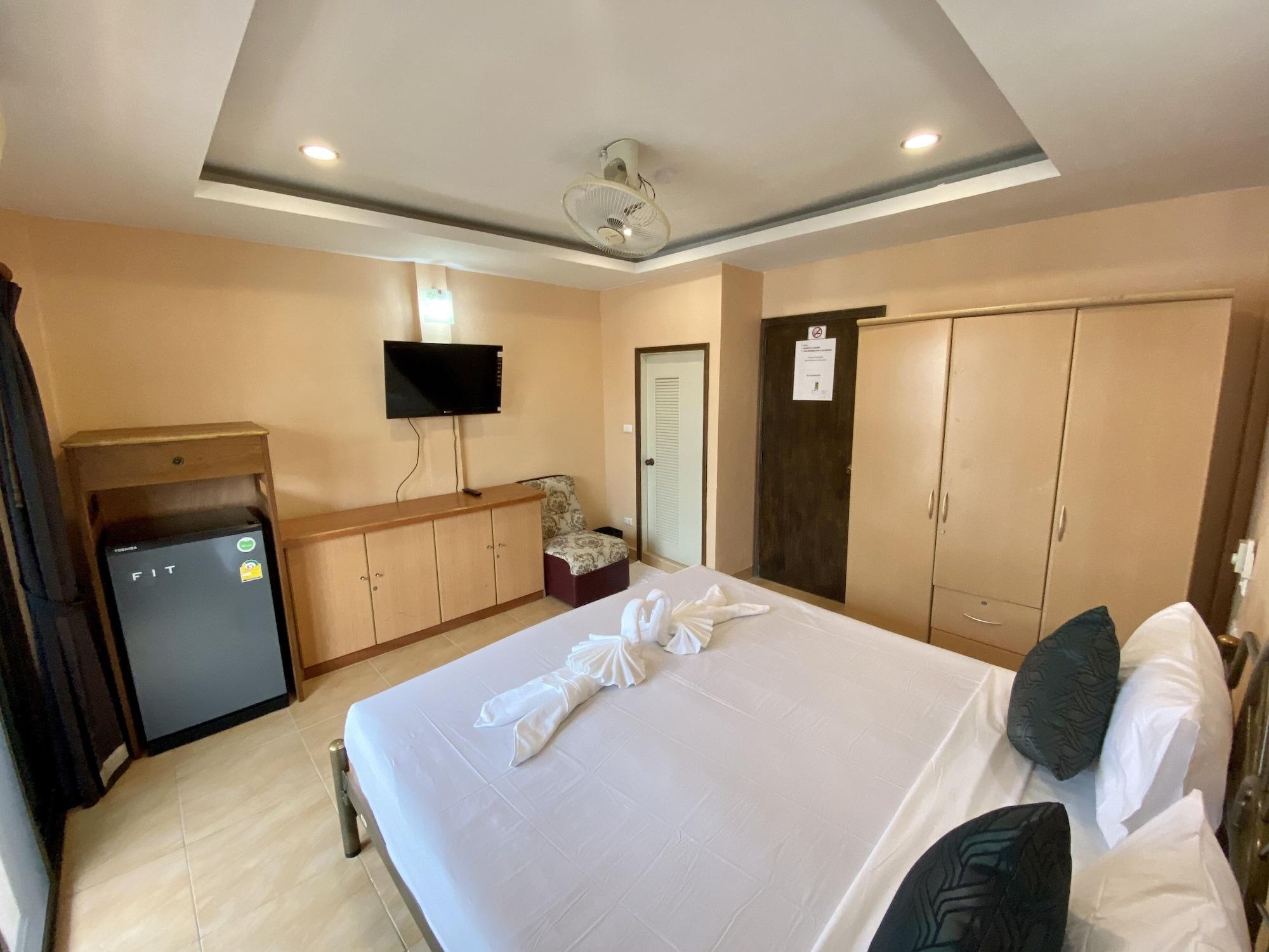Star Guesthouse Patong Exterior photo