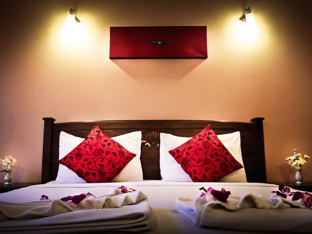 Star Guesthouse Patong Exterior photo